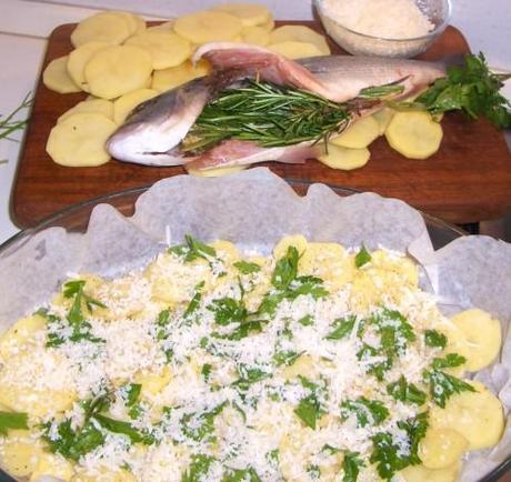 Orata al forno con patate e parmigiano