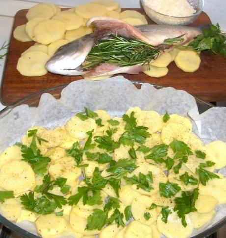 Orata al forno con patate e parmigiano