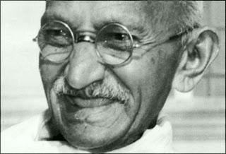 Gandhi Gay, Libro Shock che Fa Tremare l'India