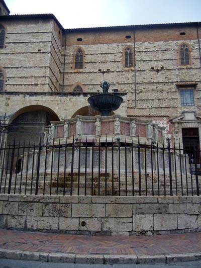 Perugia_FontanaMaggiore_viaggiandovaldi