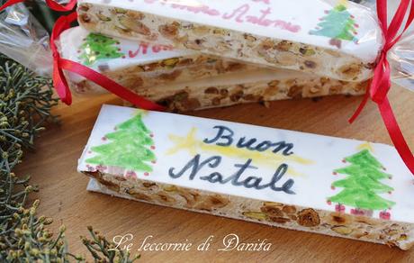 Un sereno Natale a tutti voi!! Torrone ben augurante!!