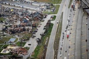 Una foto a Garland in Texas, dopo il passaggio del tornado (G.J. McCarthy/The Dallas Morning News via AP) MANDATORY CREDIT