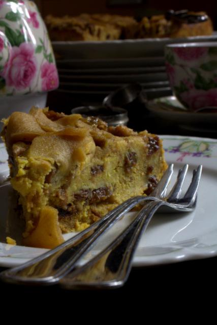 Torta di mele con avanzi di panettone