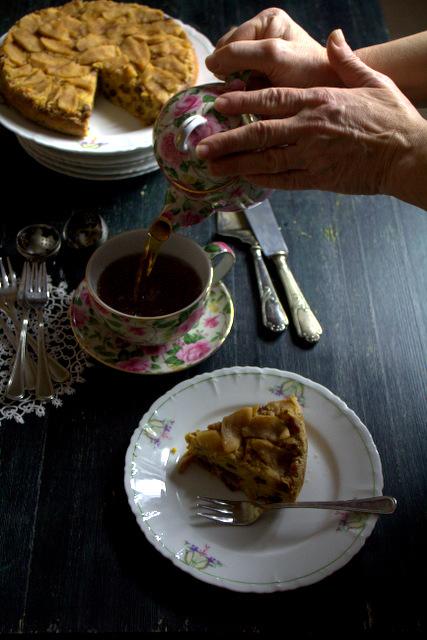 Torta di mele con avanzi di panettone