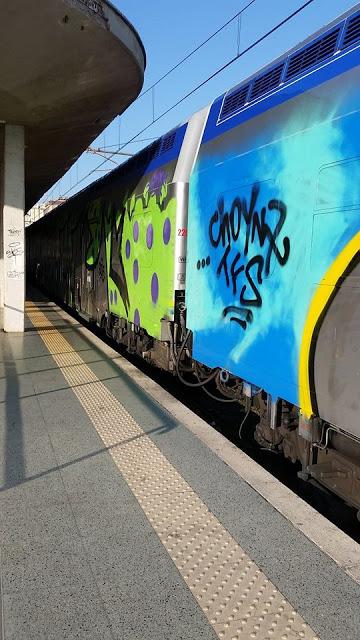 Stazione di Nettuno. Il luna park dei vandali che devastano i treni e umiliano i pendolari