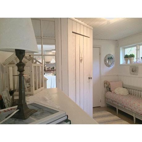 Ambienti dal gusto shabby e retrò a casa di Annika Ambienti dal gusto shabby e retrò a casa di Annika