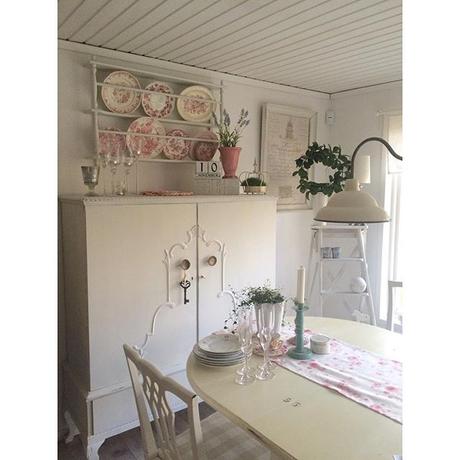 Ambienti dal gusto shabby e retrò a casa di Annika Ambienti dal gusto shabby e retrò a casa di Annika