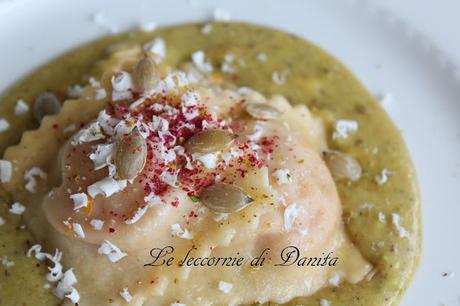 Ravioli di zucca con crema di burrata al pistacchio