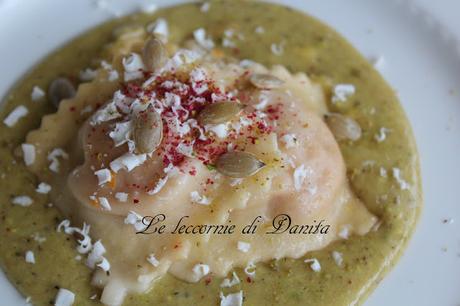 Ravioli di zucca con crema di burrata al pistacchio