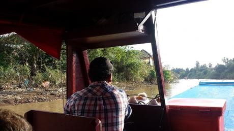 La navigazione sul fiume Sangker 