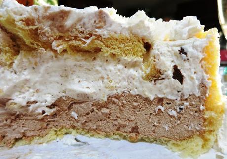 CHARTEUSE AL TORRONE E GIANDUIA e l'OTTAVO COMPLIBLOG DI MAMMAZAN CHARTEUSE AL TORRONE E GIANDUIA e l'OTTAVO COMPLIBLOG DI MAMMAZAN