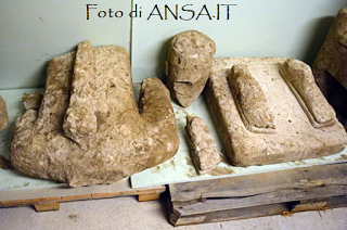 Clamoroso ritrovamento: Beni archeologici sequestrati in villa. Alcuni reperti somigliano ai giganti di Monte Prama