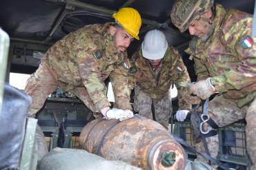 Villa San Giovanni/ Reggio Calabria. Nuova bonifica dell’Esercito. Gli Artificieri del 11° Genio Guastatori neutralizzano ordigno rinvenuto a Acciarello