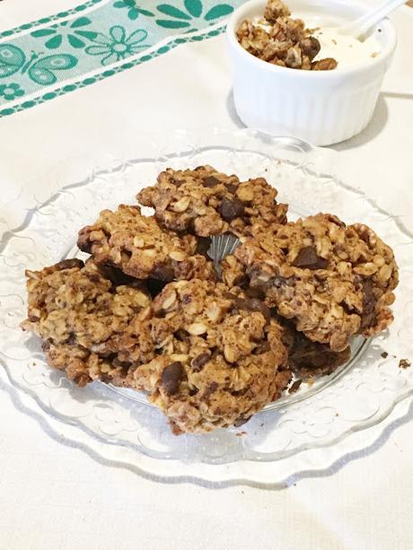 Biscotti (Vegan) all'Avena con Noci e Cioccolato