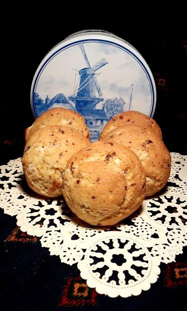 BISCOTTIAMO?? ECCO I BISCOTTI CON CIOCCOLATO ALLA LIQUIRIZIA E KUMKAT CANDITI BISCOTTIAMO?? ECCO I BISCOTTI CON CIOCCOLATO ALLA LIQUIRIZIA E KUMKAT CANDITI