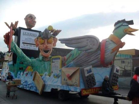 Torre del Greco. Ritorna il Carnevale in Litoranea, bambini e animali protagonisti Carro Carnevale Estivo