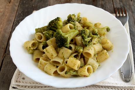 Pasta coi broccoletti siciliani (chi' sparaceddi assassunati)