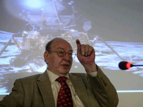 Muore Edgar Mitchell: Di recente avevano fatto scalpore le sue dichiarazioni sulgli extraterrestri