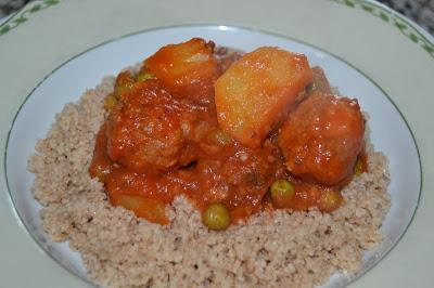 Cous cous con polpette di manzo in umido con verdure