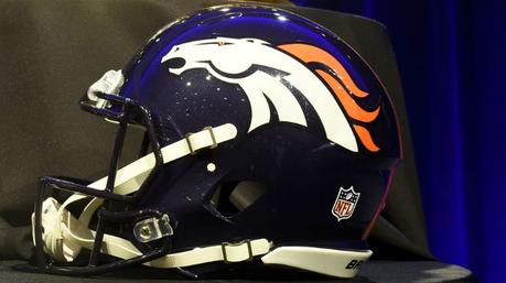 1996, Nike disegna il logo dei Denver Broncos