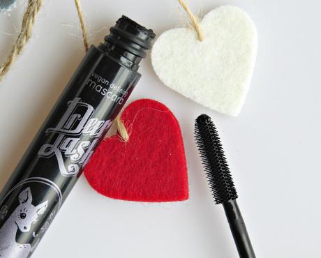 DeerLash vegan defining mascara Neve Cosmetics - Review