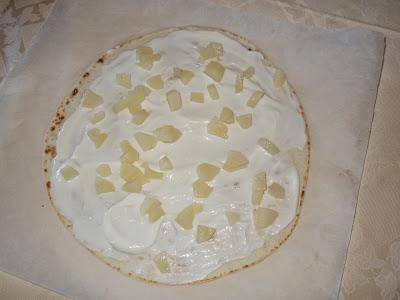 Piadina con crema di ricotta e pere