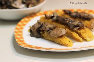 Crostini di polenta ai funghi