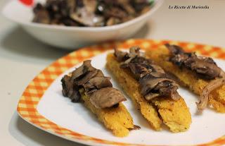 Crostini di polenta ai funghi