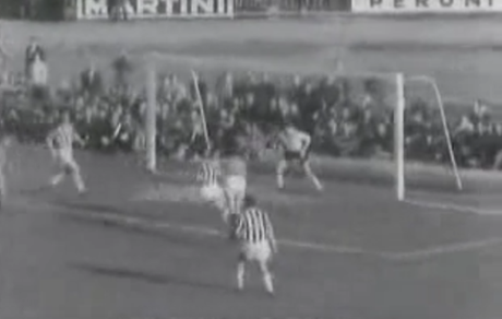 Video. 1958, Napoli-Juventus al Vomero: 50.000 sugli spalti e in 5.000 a bordocampo Napoli Juventus 1958