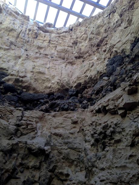 Oggi vi porto con me a visitare Ajuy, con le  sue grotte ed il suo mare con sabbia vulcanica. Poi naturalmente tutti a pranzo.