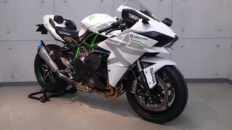 Kawasaki Ninja H2 by Trickstar