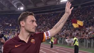 Totti lascia il ritiro della Roma. E’ addio? 1631731-34632443-2560-1440