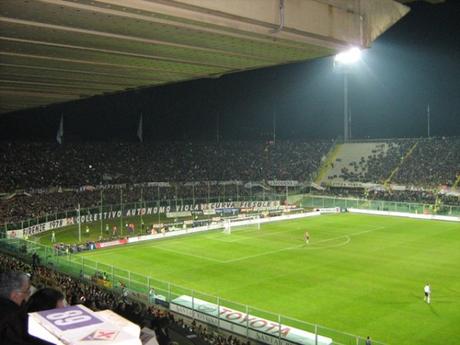 Da Firenze buone notizie per i tifosi azzurri: i dettagli sui biglietti per Fiorentina-Napoli franchi_stadio_firenze_notturna
