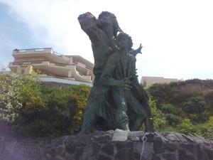 Monte di Procida: ecco come si sono evolute le case con le esigenze degli abitanti monumento-ai-caduti-ok