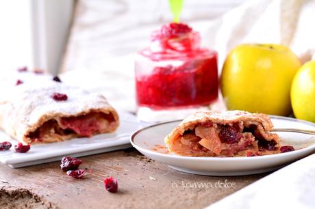 strudel integrale alle mele con marmellata di lamponi