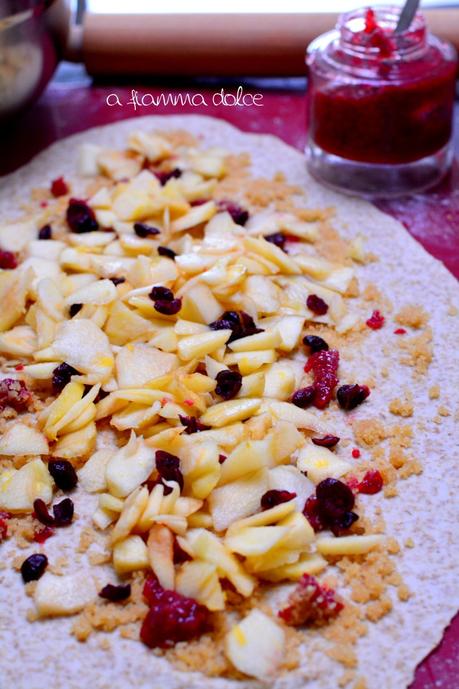 strudel integrale alle mele con marmellata di lamponi