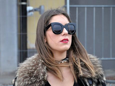 A MILANO LO STREET STYLE DI QUESTA SETTIMANA DELLA MODA APPENA CONCLUSA DA VIA LIBERA AI CAPELLI LUNGHI.