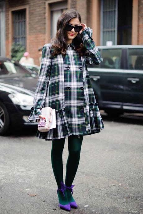 A MILANO LO STREET STYLE DI QUESTA SETTIMANA DELLA MODA APPENA CONCLUSA DA VIA LIBERA AI CAPELLI LUNGHI.