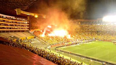 (VIDEO)Back in 2012, Barcelona SC fans, Ecuador, great pyroshow