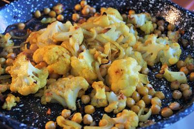 Cavolfiori e ceci al curry e curcuma