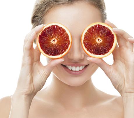 Combatti l'invecchiamento cutaneo con Ialutec Red di EyePharma