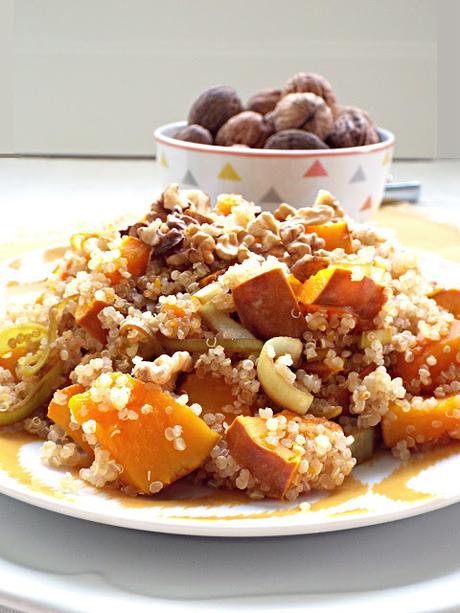 Quinoa con porro caramellato, zucca al cartoccio e noci