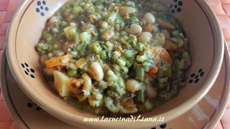 Zuppa d'Orzo con Verdure e Prosciutto in Zona in Pentola a pressione