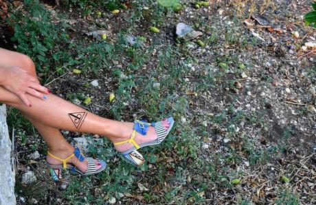 Frange e colori nelle scarpe Caterina Belluardo