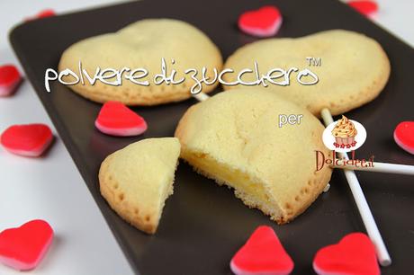 biscotti a cuore biscotti su stecco biscotti ripieni crema pasticcera crema al cioccolato dolcidee cameo paneangeli polvere di zucchero