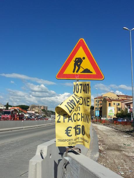 15 foto svelano che a Rebibbia non manca proprio nessuno. Salvo la totale assenza di controllo del territorio