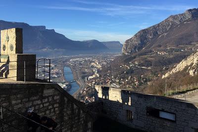 Grenoble, alla fine di ogni strada si vede apparire una montagna