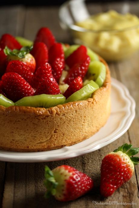 Crostata vegan con crema e frutta