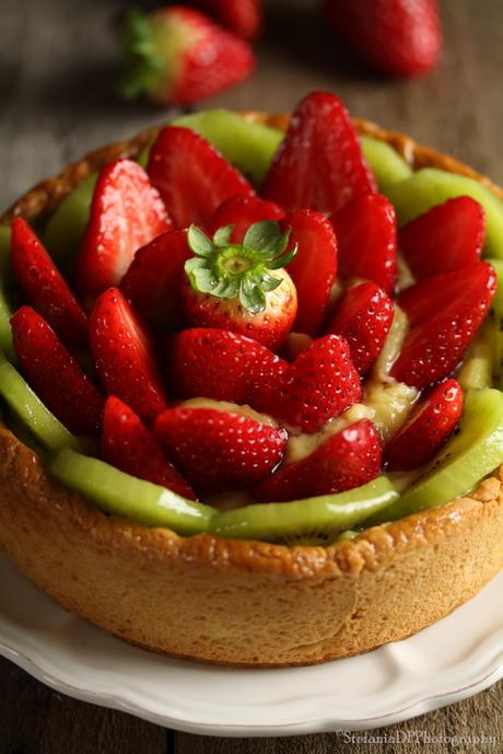 Crostata vegan con crema e frutta