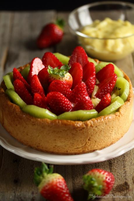 Crostata vegan con crema e frutta